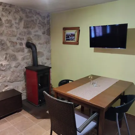 Daire Peppone - Turm Krk *