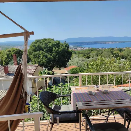 Peppone - Turm Krk Апартаменты Малинска